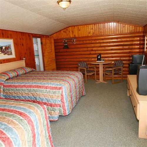 Trails End Motel Sheridan Room photo